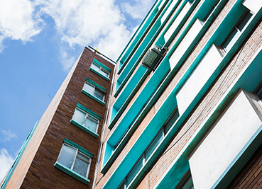 Renters of Mid-Priced Apartments Face Sticker Shock